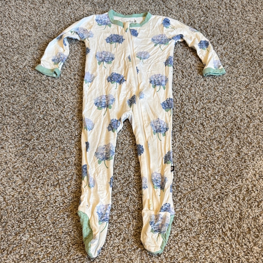 Kyte BABY Size 6-12 Zippered Footie - Hydrangea Print